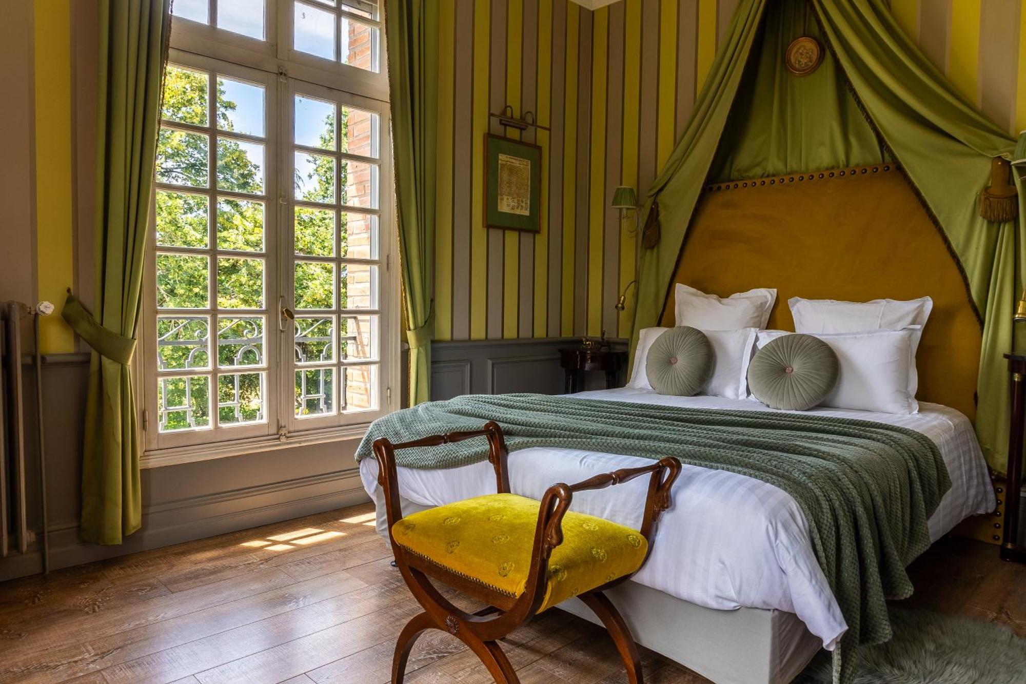 Castel Bois Marie, Maison D'Hotes Montauban Exterior foto The Yellow Room